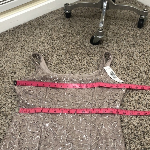 NWT Alex Evenings Gown Formal Maxi Dress Size 8 Beige Paisley Lace Sequins - Picture 9 of 11